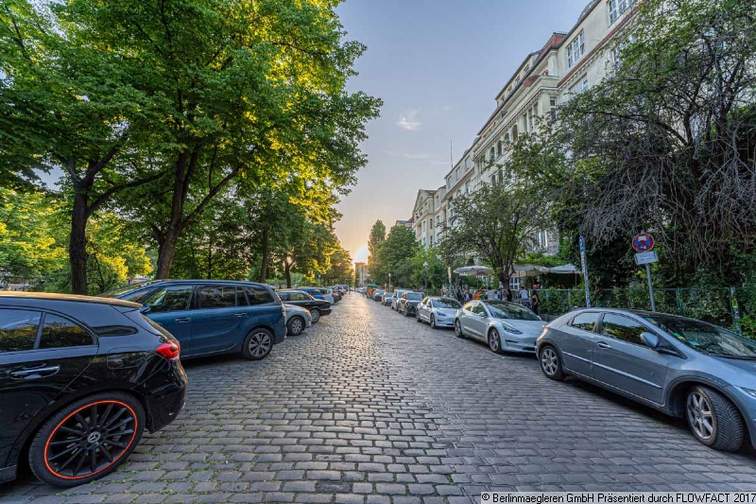 Straße vor dem Haus